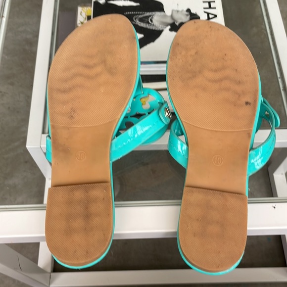 Woman’s sandals - Picture 2 of 3